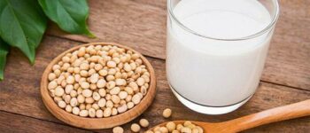 Uống sữa hạt thay bữa sáng có tốt không? Nhược điểm sữa hạt